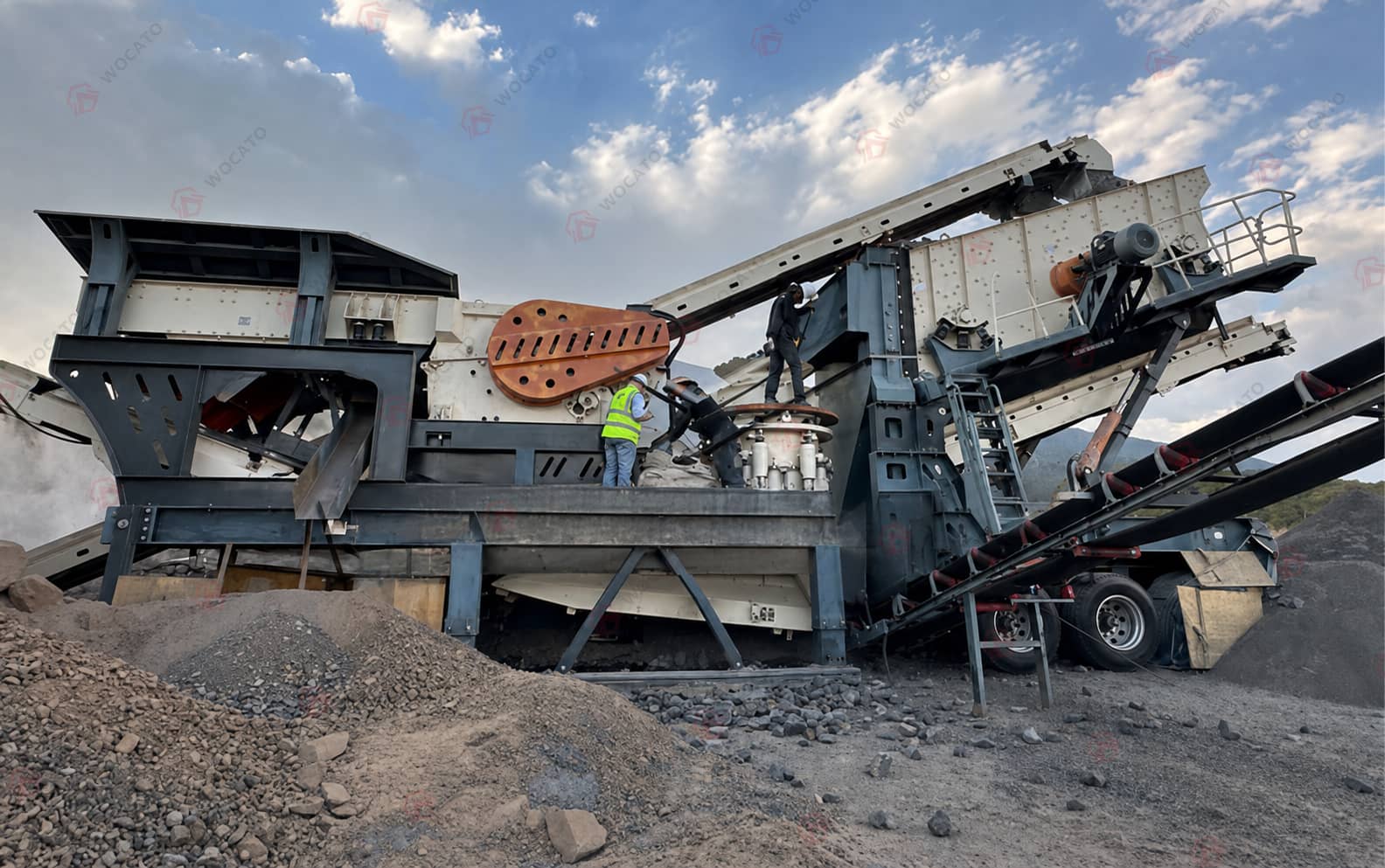 100tph Rhyolite Mobile Wheeled Crushing Plant