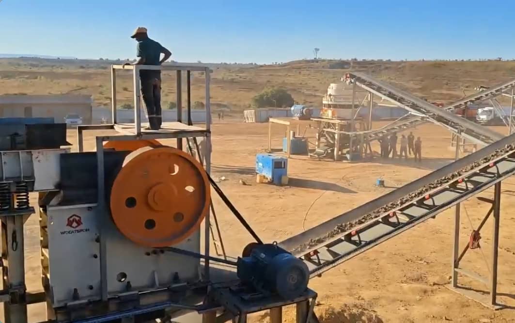 100-120TPH Copper Ore Crushing Plant in Paraguay - Jaw Crusher + Hydraulic Cone Crusher Plant